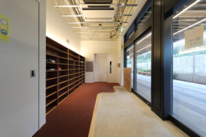 広々とした保育園玄関